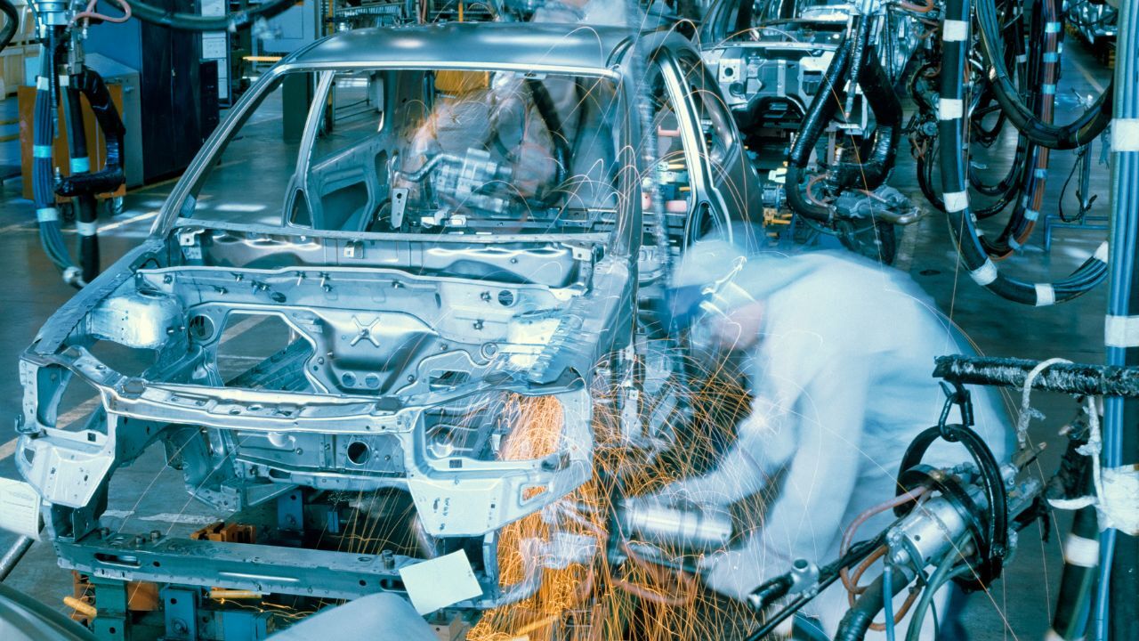 Automotive Industry, the time to optimize & extend your ERP with Production Scheduling and Paperless Solution